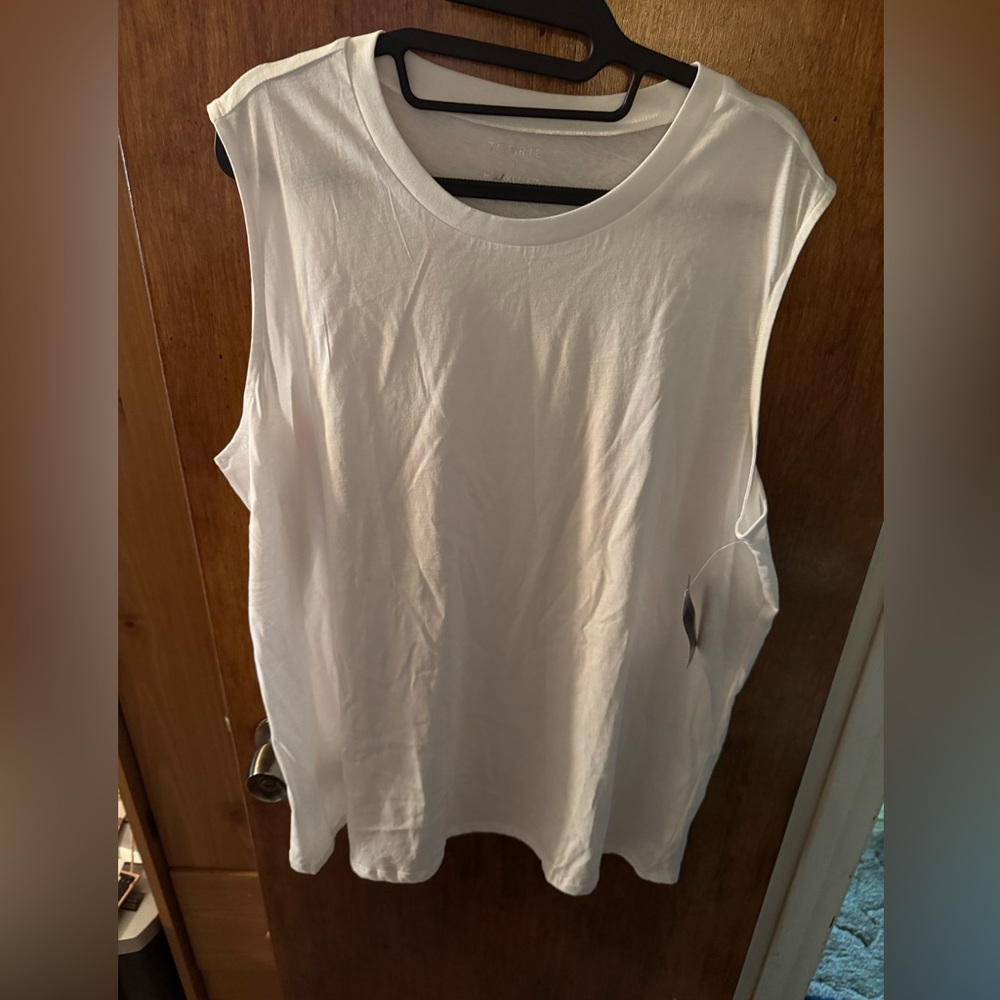 Size 1X (14-16) New With Tags, Torrid Sleeveless Tee, Color Bright White